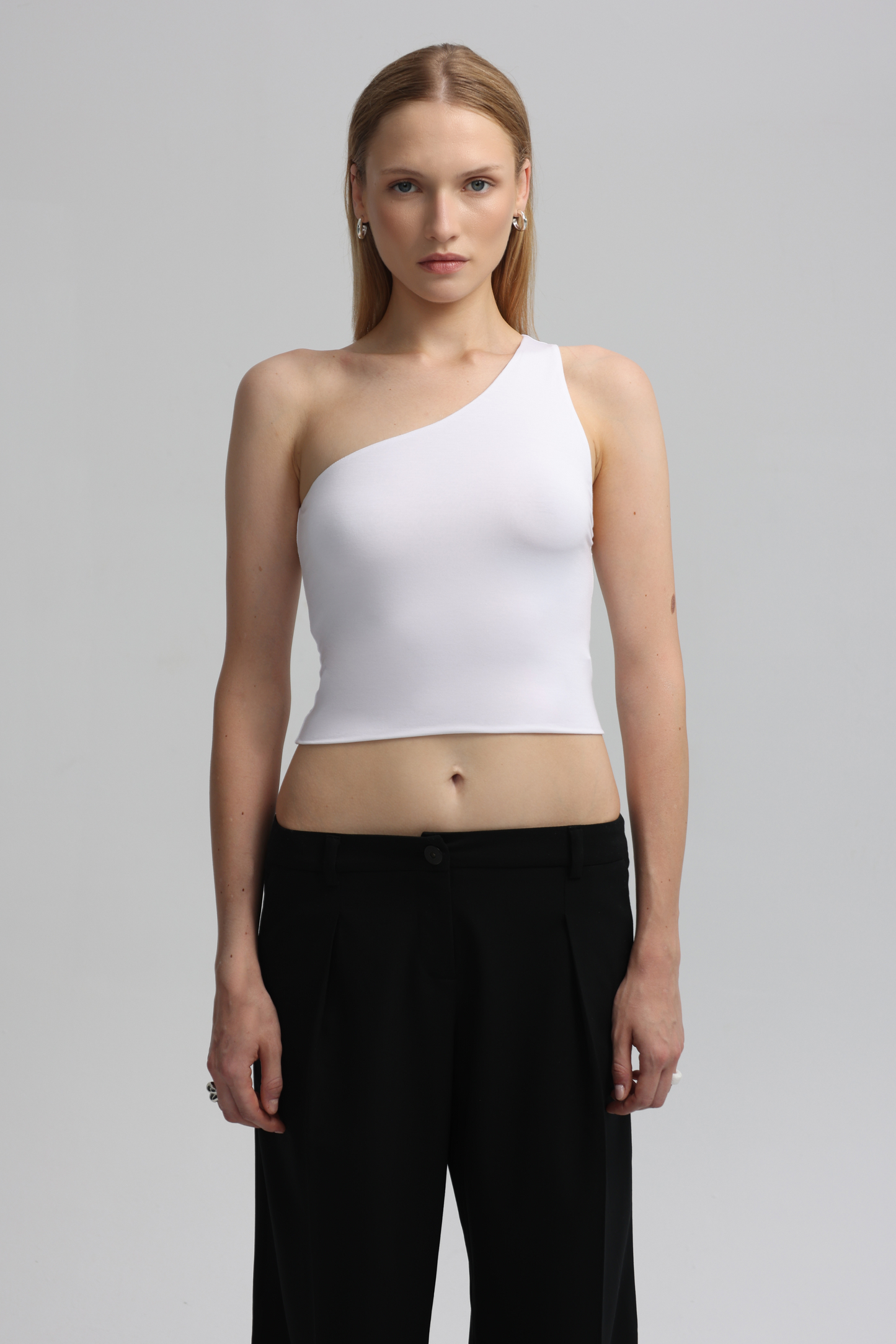 ASYMMETRIC TOP IN WHITE 2.0
