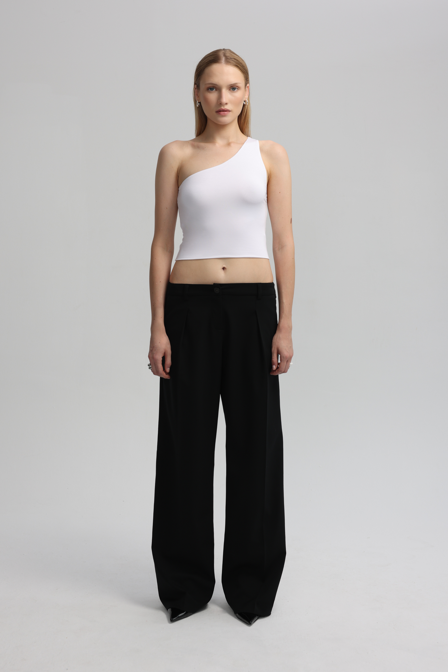 ASYMMETRIC TOP IN WHITE 2.0