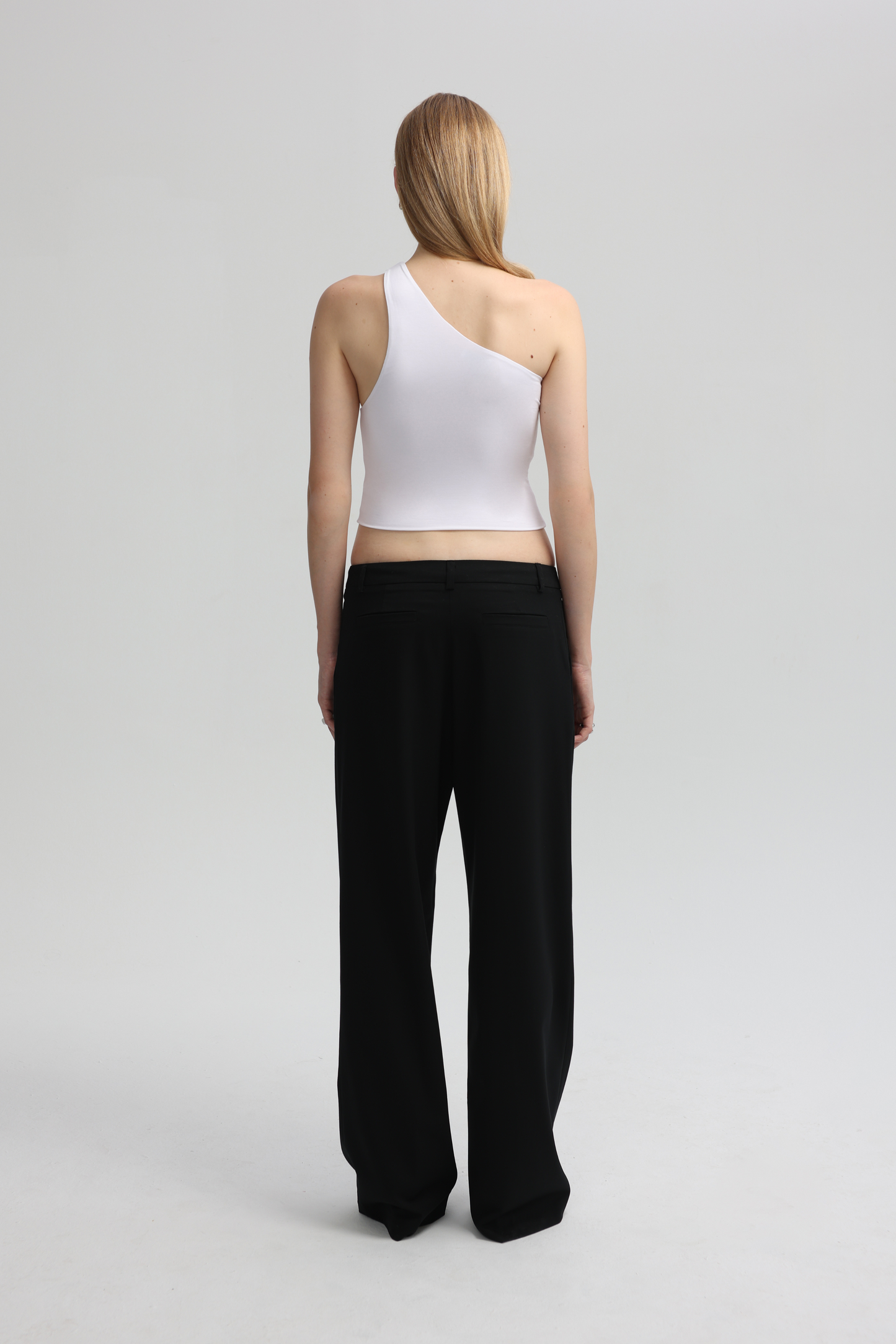 ASYMMETRIC TOP IN WHITE 2.0