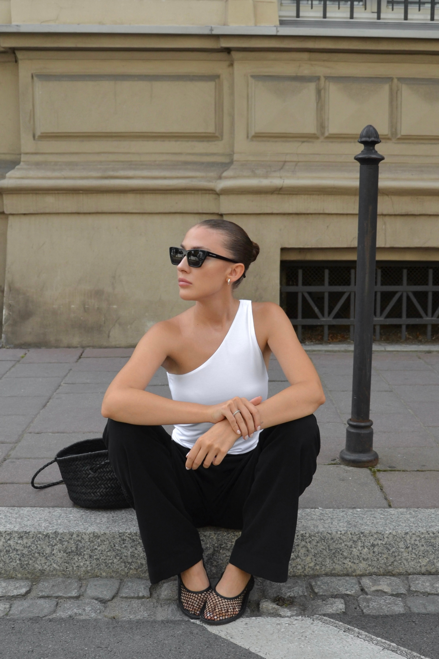 ASYMMETRIC TOP IN WHITE 2.0