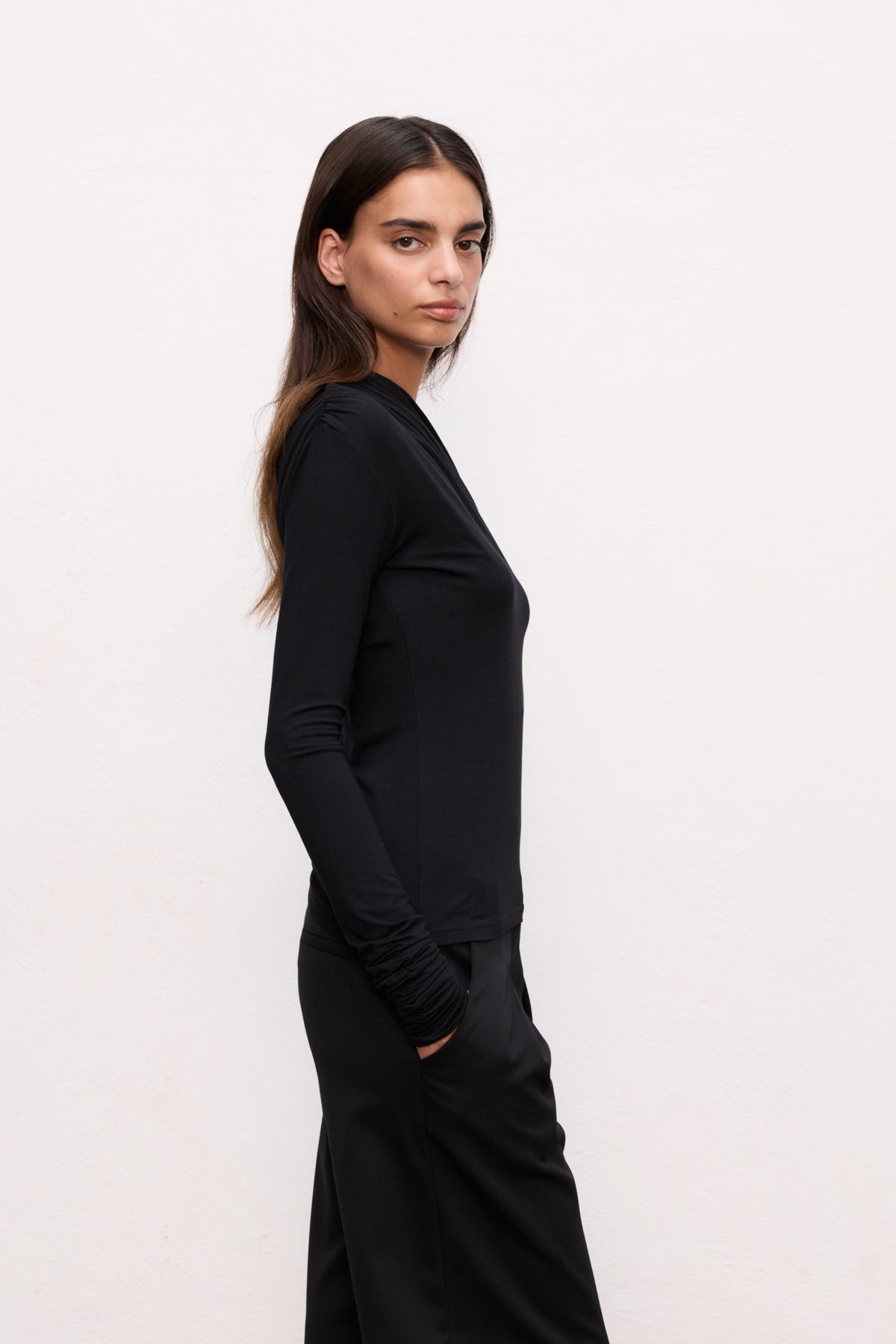 ASYMMETRIC LONGSLEEVE